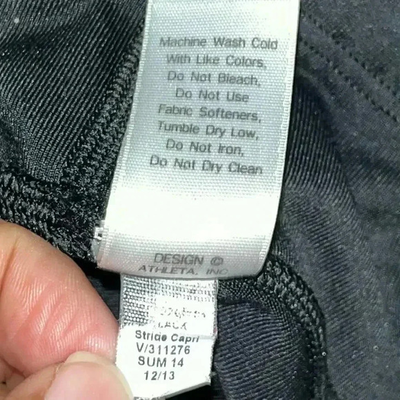 Athleta Stride Capri Black Size Medium - Picture 5 of 6